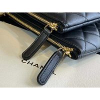 Chanel Women Clutch with Chain in Shiny Lambskin Leather-Black