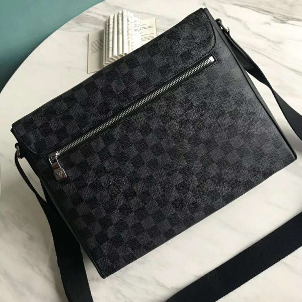 Louis Vuitton LV Men District GM Bag Damier Ebene Canvas (2)