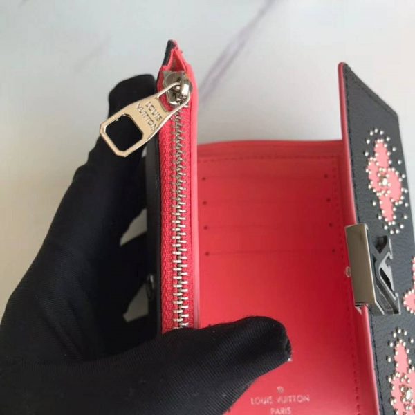 Louis Vuitton LV Women Capucines Compact Wallet Taurillon Leather-Pink (6)