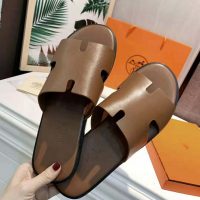 Hermes Unisex Izmir Sandal in Calfskin with Iconic “H”-Brown