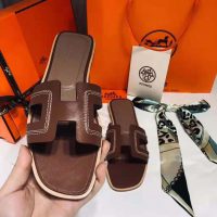 Hermes Women Oran Sandal Calfskin Stitched Detail Iconic “H”-Brown