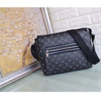 Louis Vuitton LV Men Odyssey Messenger MM Monogram Eclipse Coated Canvas