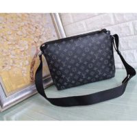 Louis Vuitton LV Men Odyssey Messenger MM Monogram Eclipse Coated Canvas