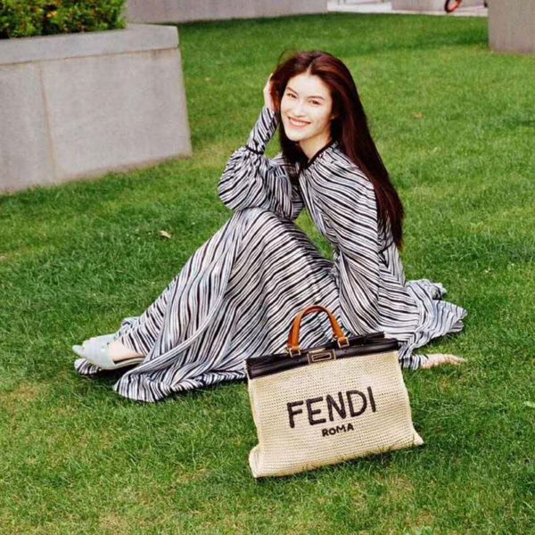 Fendi Women Medium Peekaboo X-Tote Natural Raffia Bag FENDI ROMA (11)