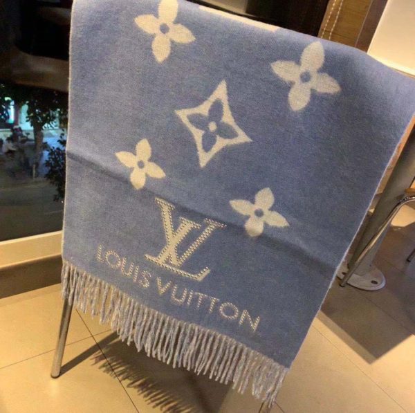 Louis Vuitton LV Unisex Studdy Reykjavik Scarf with Monogram Print and LV Initials M76076 (10)