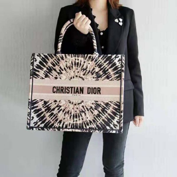 Dior Women Dior Book Tote Multicolor Tie & Dior Embroidery (1)