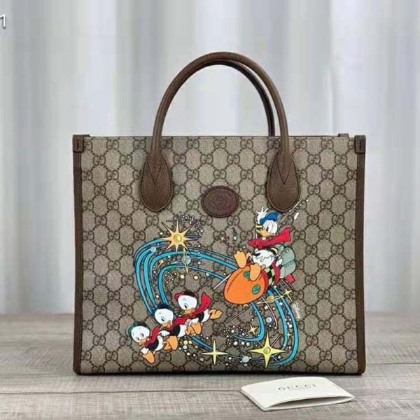 Gucci Unisex Disney x Gucci Donald Duck Tote Bag Beige GG Supreme Canvas (9)