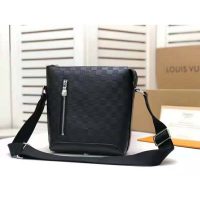 Louis Vuitton LV Unisex Discovery Messenger BB Damier Infini Cowhide Leather-Black
