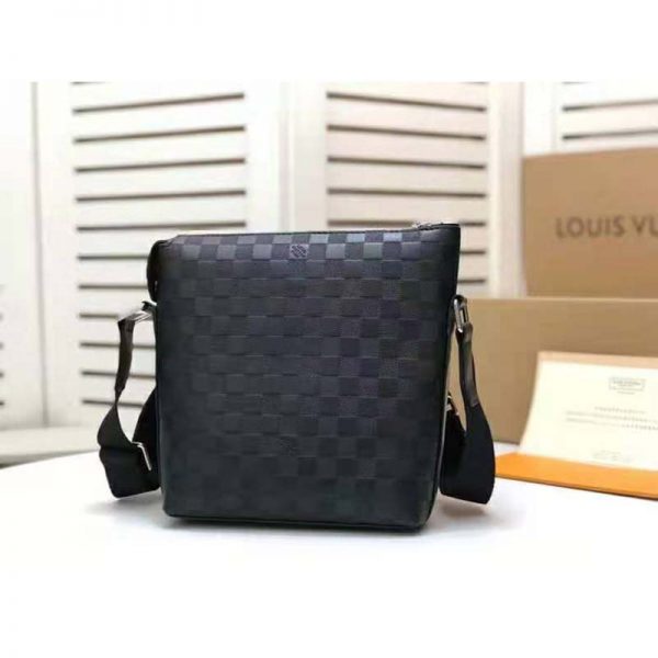 Louis Vuitton LV Unisex Discovery Messenger BB Damier Infini Cowhide Leather-Black (7)