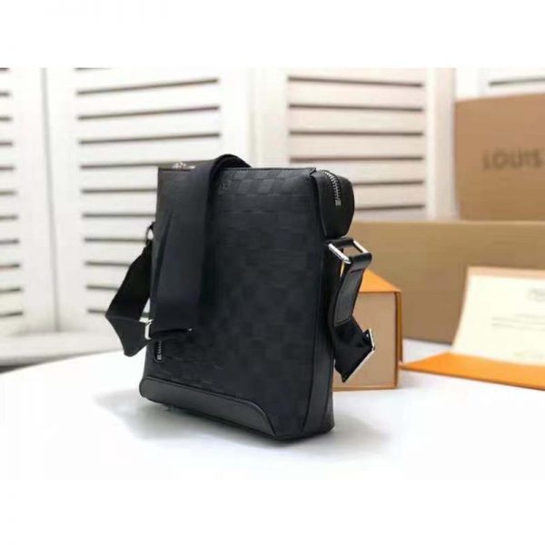 Louis Vuitton LV Unisex Discovery Messenger BB Damier Infini Cowhide Leather-Black (8)