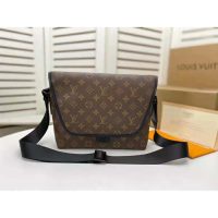 Louis Vuitton LV Unisex Magnetic Messenger Bag Monogram Coated Canvas-Brown