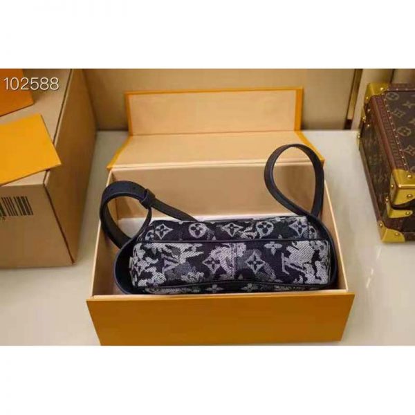 Louis Vuitton LV Unisex Outdoor Bumbag Monogram Tapestry Coated Canvas-Navy (8)