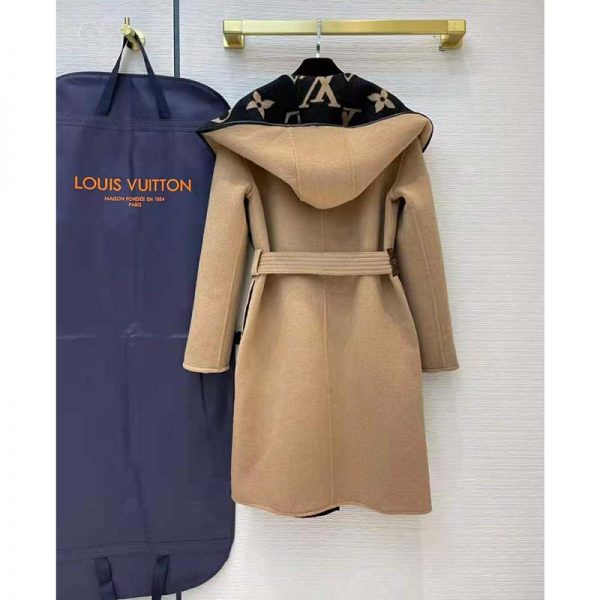 Louis Vuitton Women Giant Monogram Jacquard Wrap Coat in Camel Wool Regular Fit (14)