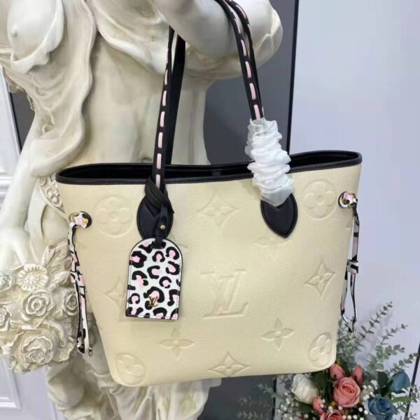 Louis Vuitton LV Women Neverfull MM Tote Bag Wild at Heart Cream Embossed Supple Grained Cowhide (14)