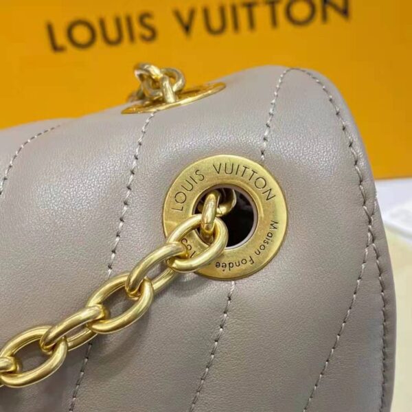 Louis Vuitton LV Women New Wave Chain Bag Handbag Sandy Smooth Cowhide Leather (10)