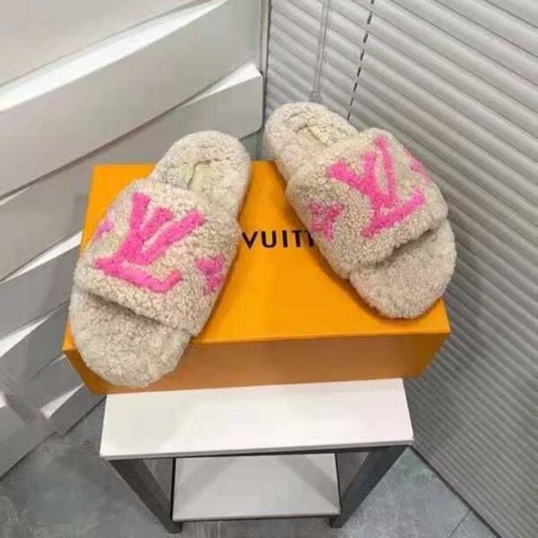 Louis Vuitton LV Women Paseo Flat Comfort Mule Beige Shearling LV Initials Monogram Flowers (1)