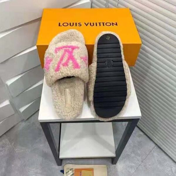 Louis Vuitton LV Women Paseo Flat Comfort Mule Beige Shearling LV Initials Monogram Flowers (10)