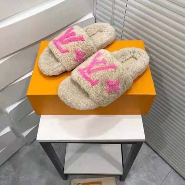 Louis Vuitton LV Women Paseo Flat Comfort Mule Beige Shearling LV Initials Monogram Flowers (4)