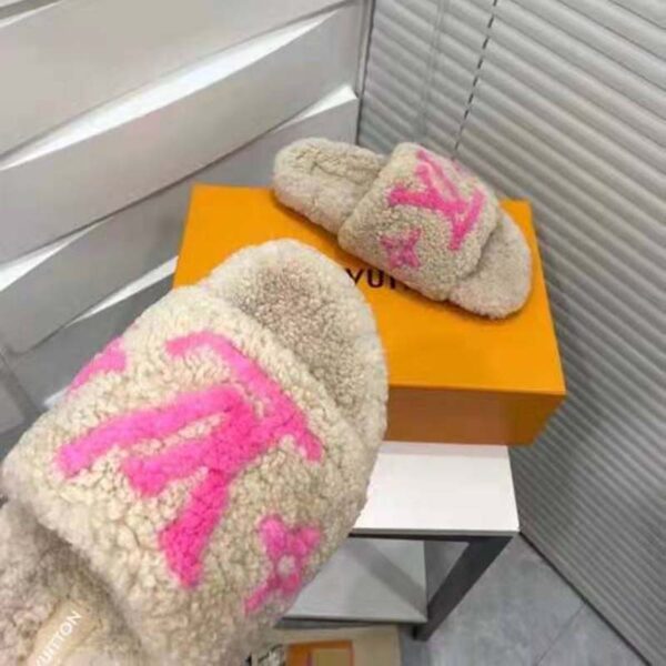 Louis Vuitton LV Women Paseo Flat Comfort Mule Beige Shearling LV Initials Monogram Flowers (6)