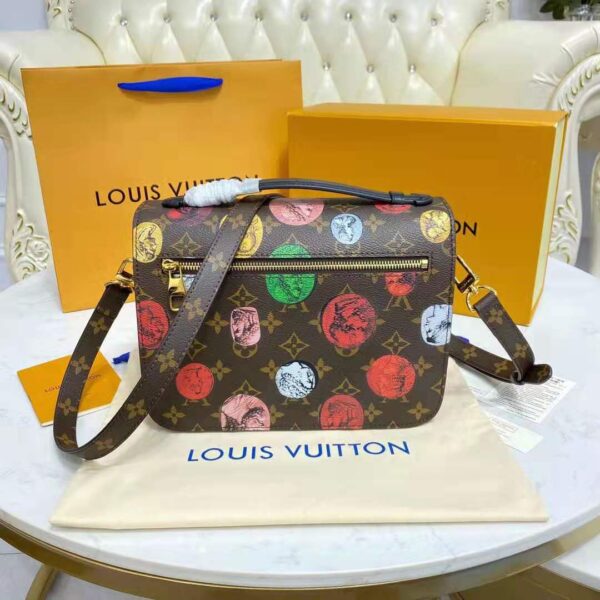 Louis Vuitton LV Unisex Pochette Metis Monogram Cameo Printed Canvas Cowhide Leather (13)