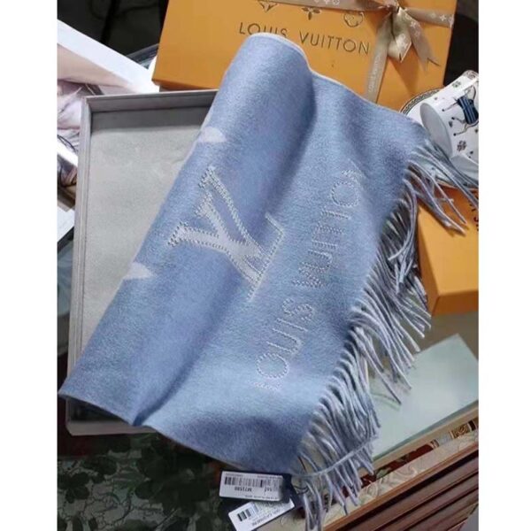 Louis Vuitton LV Unisex Studdy Reykjavik Scarf Denim Blue Allover Monogram Jacquard Weave (4)