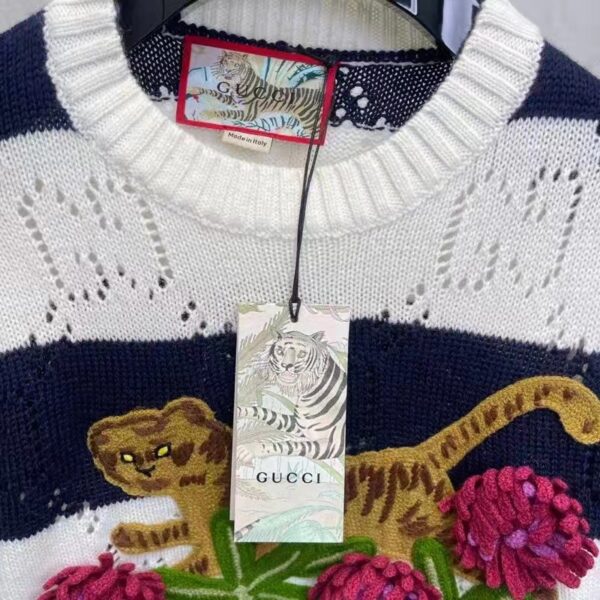 Gucci GG Men Gucci Tiger Wool Sweater Embroidery Tiger Flower Crewneck (1)