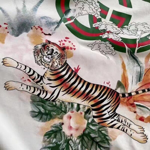 Gucci GG Men Tiger Flower Interlocking G T-Shirt Off-White Cotton Jersey Crewneck Oversize Fit (2)