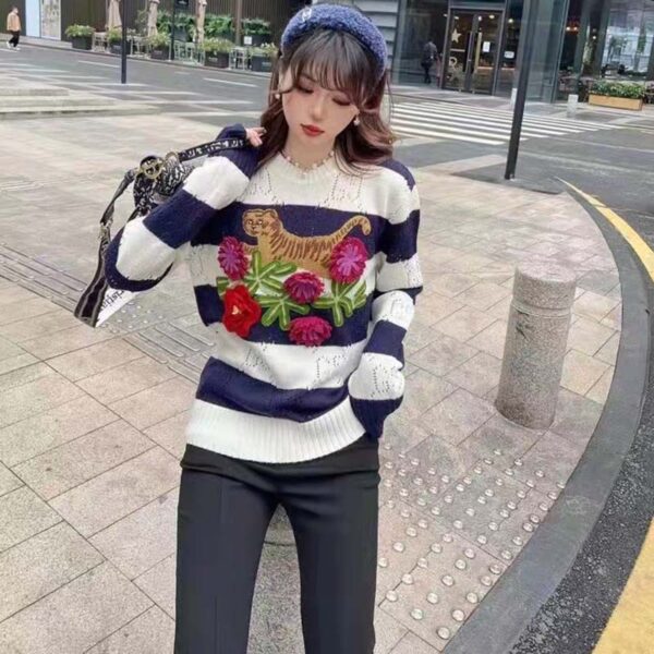 Gucci GG Women Gucci Tiger Wool Sweater Embroidery Tiger Flower Crewneck (3)