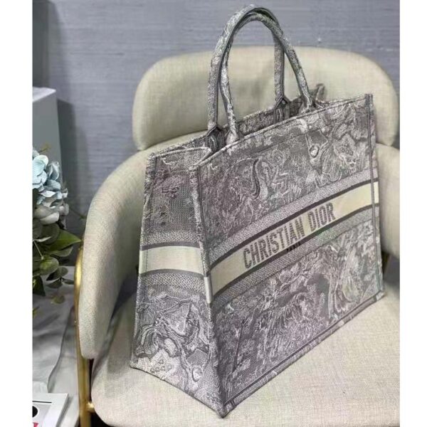 Dior Unisex CD Large Dior Book Tote Gray Toile De Jouy Embroidery (7)