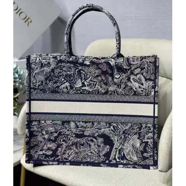 Dior Women Large Book Tote Blue Toile De Jouy Reverse Embroidery (3)