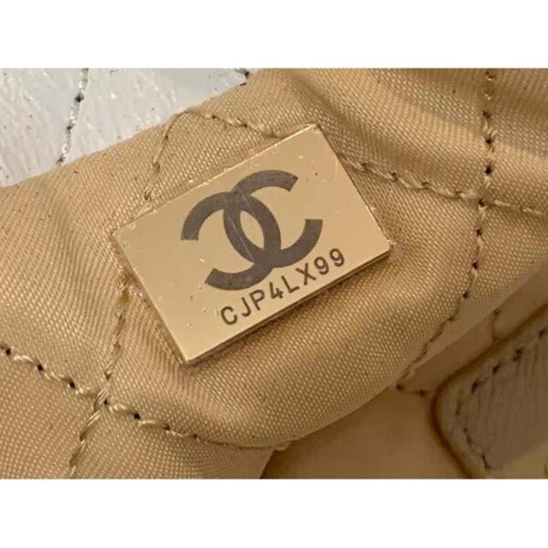 Chanel Women 22 Large Handbag Calfskin Gold-Tone Lacquered Metal (3)