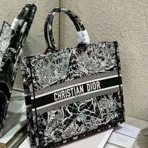 Dior Women Book Tote Black and White Dior Around the World Embroidery (3)