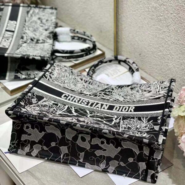 Dior Women Book Tote Black and White Dior Around the World Embroidery (5)