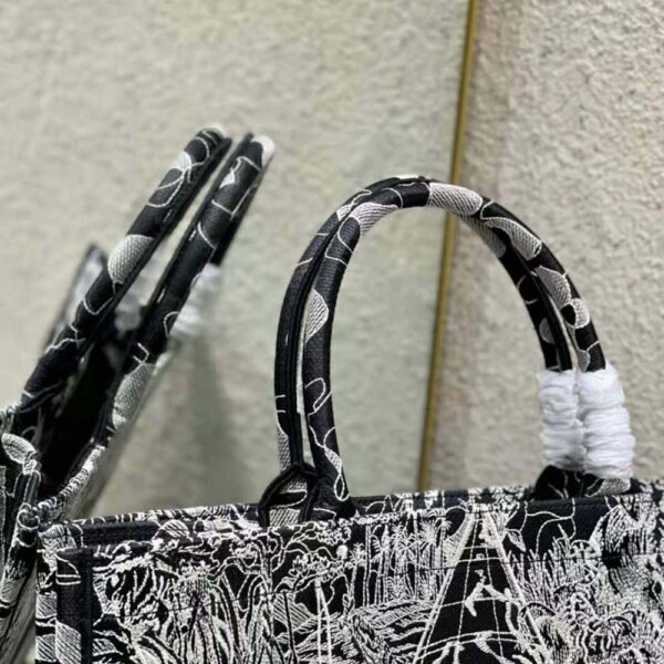 Dior Women Book Tote Black and White Dior Around the World Embroidery (8)