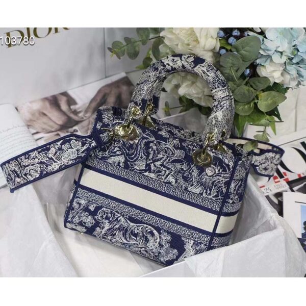 Dior Women CD Medium Lady D-Lite Bag Blue Toile De Jouy Reverse Embroidery (10)