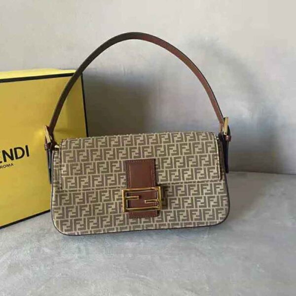 Fendi Women Baguette 1997 Beige Split Leather Bag (3)