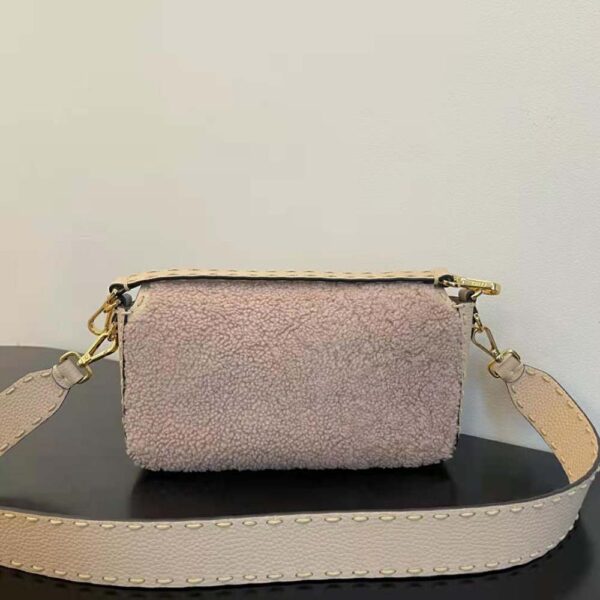 Fendi Women Baguette Pink Sheepskin Bag (4)