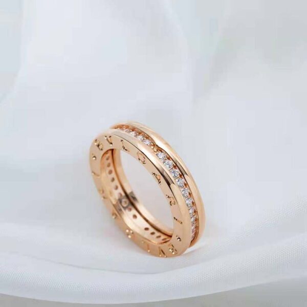 Bvlgari Women B.zero1 One-Band Ring in 18 KT Rose Gold Set with Pave Diamonds on the Spiral (3)