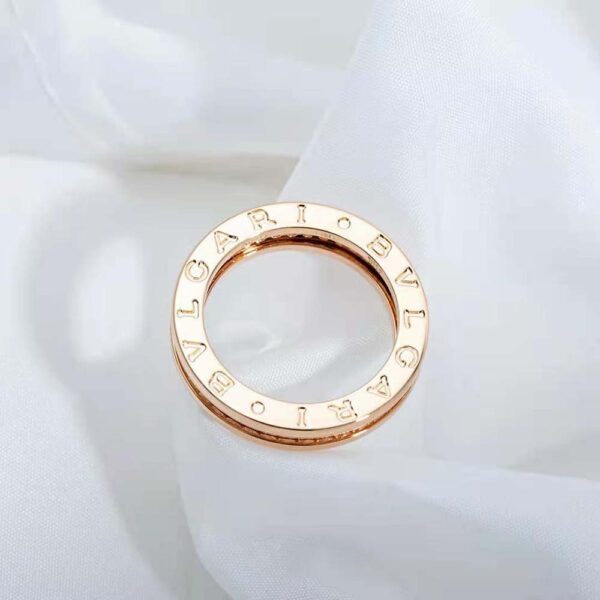 Bvlgari Women B.zero1 One-Band Ring in 18 KT Rose Gold Set with Pave Diamonds on the Spiral (4)