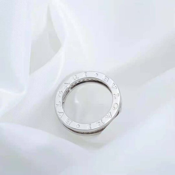 Bvlgari Women B.zero1 One-Band Ring in 18 KT White Gold Set with Pave Diamonds on the Spiral (6)