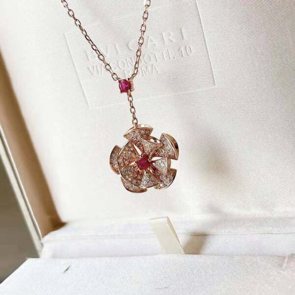 Bvlgari Women Divas Dream Necklace in 18 Kt Rose Gold (3)