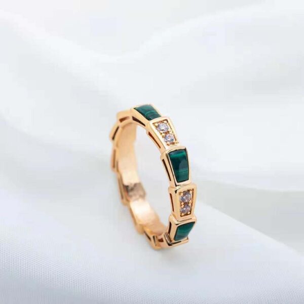 Bvlgari Women Use of Unconventional Materials Serpenti Viper Ring-green (3)