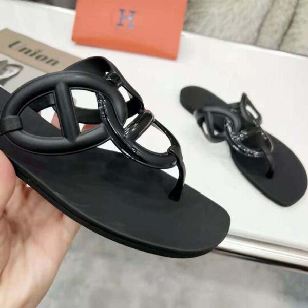 Hermes Women Egerie Sandal in Waterproof TPU with Chaine D Ancre Motif-Black (9)