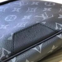 Louis Vuitton LV Men Discovery Bumbag PM Grey Monogram Eclipse Canvas (3)