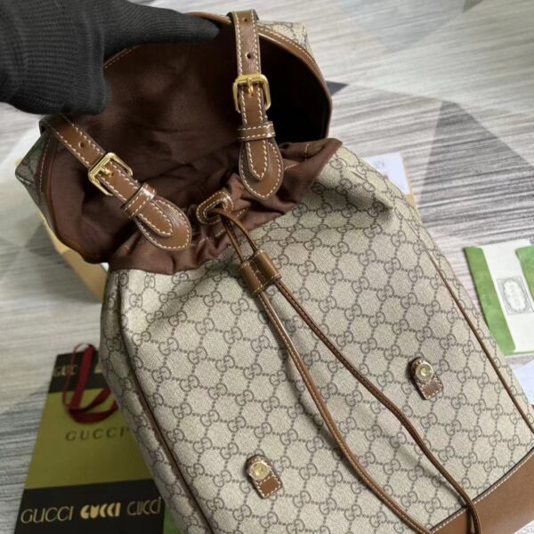 Gucci Unisex Medium Backpack Interlocking G Beige Ebony GG Supreme Canvas (7)