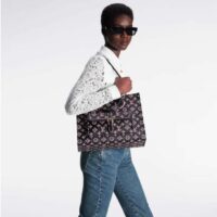 Louis Vuitton LV Unisex Onthego MM Tote Black Monogram Coated Canvas (2)