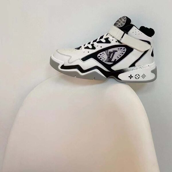 Louis Vuitton LV Unisex Trainer 2 Sneaker White Calf Leather Rubber Outsole (14)