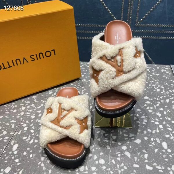 Louis Vuitton LV Women Paseo Flat Comfort Mule Natural Shearling Anatomic Insole、 (7)