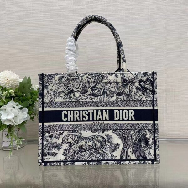 Dior Unisex CD Medium Book Tote Navy Blue Toile De Jouy Embroidery (11)