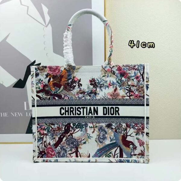 Dior Women CD Large Book Tote Ecru Multicolor Jardin D’Hiver Embroidery (10)